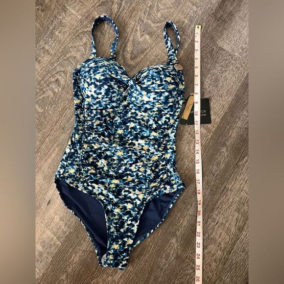 Nip Tuck Multifit Cup Joanne One-Piece Swimsuit- Size 4 - Picture 7 of 8